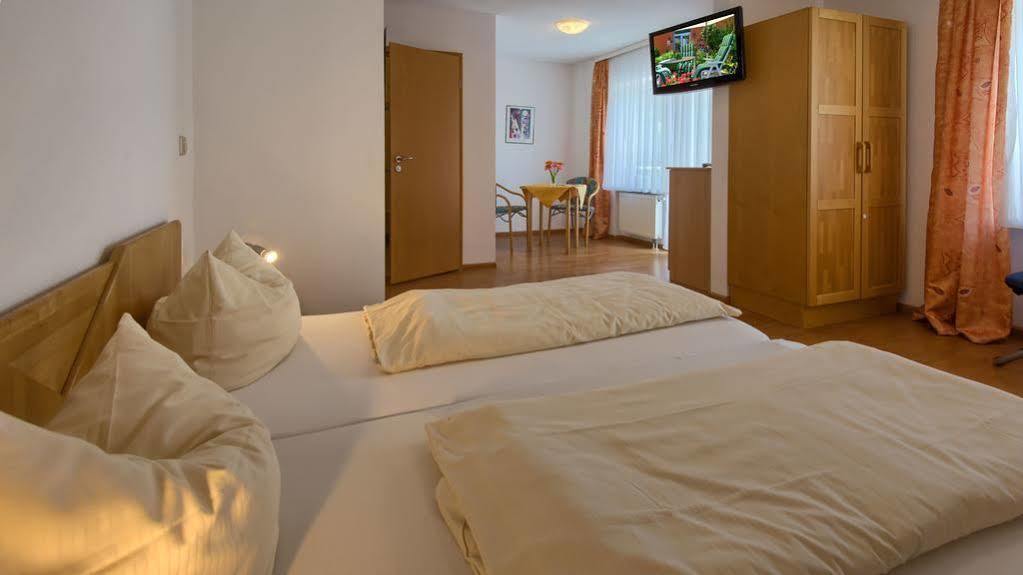 Thermen Appartements Gabriela 巴特克罗青根 外观 照片